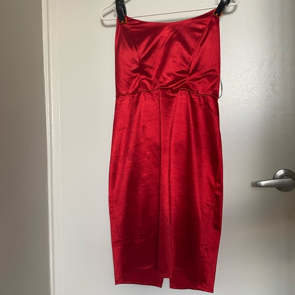 Lulus strapless red satin bodycon dress - Picture 2 of 4